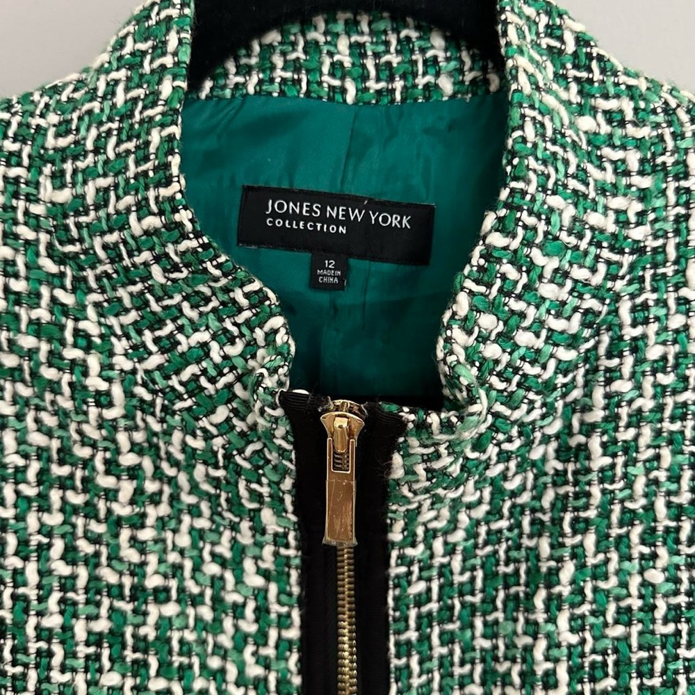 Jones New York Green and White Blazer jacket 
Size 12 - Picture 2 of 4